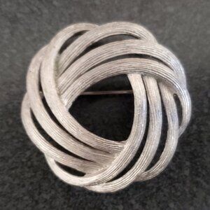 Vintage Signed Trifari Silver-tone Swirl Brooch/Pin